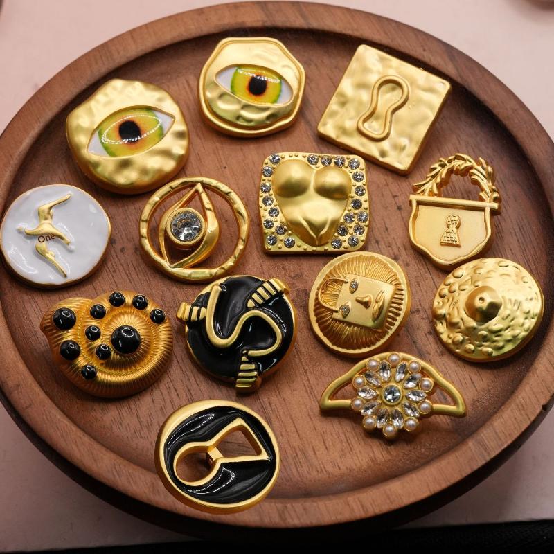 Botão de Metal Vintage em Form - Craft Embellishment avaliação e preço