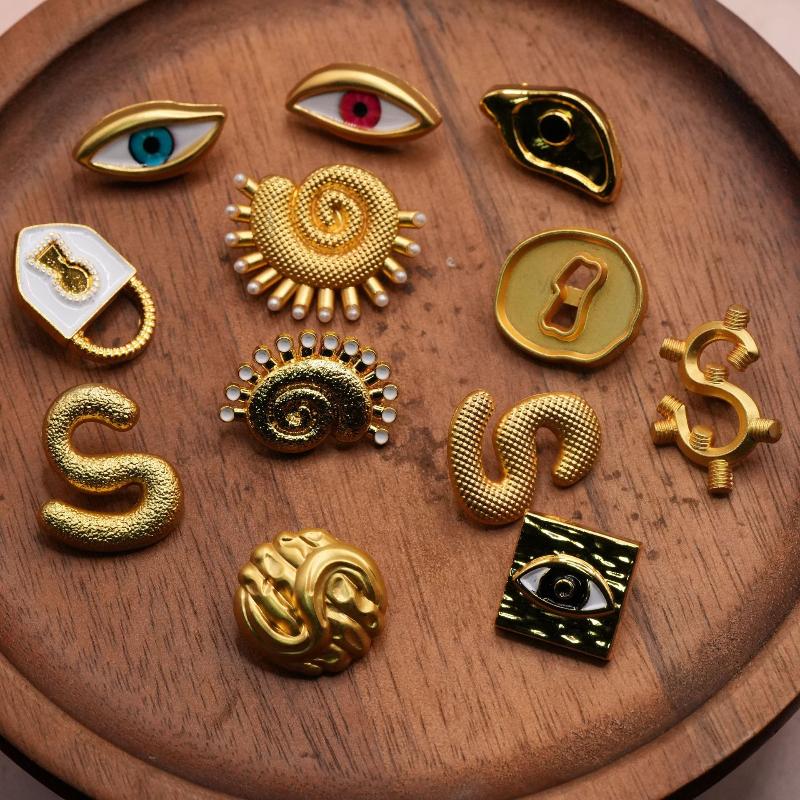 Botão de Metal Vintage em Form - Craft Embellishment avaliação e preço